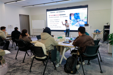 Kepiye Yitailock Nyiapake Tim kanggo Penjualan sing Luwih Pinter lan Kehadiran Pasar sing Kuwat?